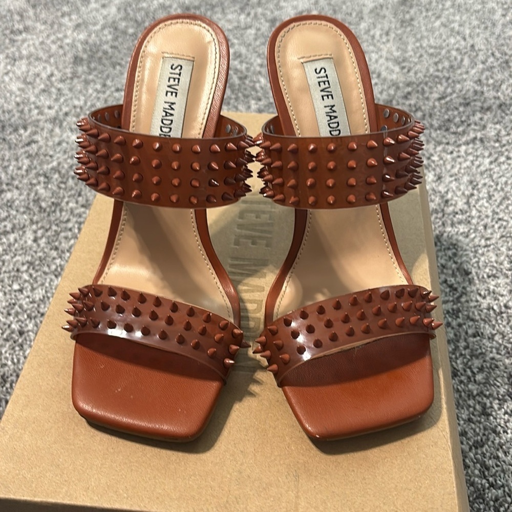 HOST PICK 🌟 GUC Steve Madden Luna Tan Studded Heels Size 6 - Picture 3 of 7